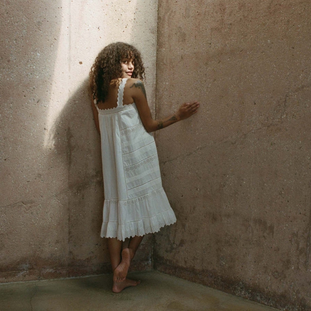 Doen White Lace Trim Nightgown - Picture 8 of 9